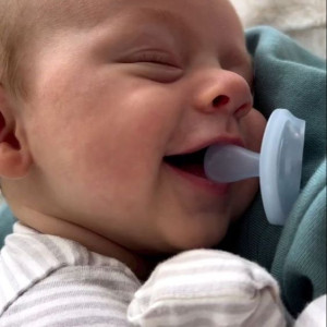 Tìm Chị Nhận Chăm Em Bé 5 Tháng, Làm Việc Bao Ăn Ở Lại Với Gia Đình. Gđ Ở Quận 4.