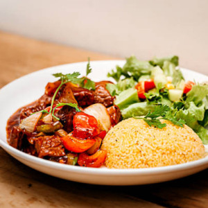 Tuyển Chị Giúp Việc Nhà: Vợ Chồng Em Mới Cưới Ra Riêng Nên Cần 1 Chị Giúp Việc Dọn Dẹp, Nấu Ăn, Quán Xuyến Nhà Cửa Giúp Em.