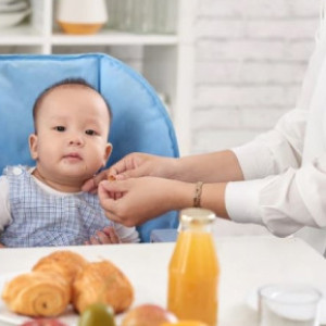 Mình Cần Tuyển 1 Chị Chăm Bé Sơ Sinh (ở Lại)
