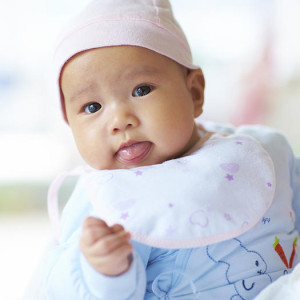 Cần Chị Chăm Bé 5 Tháng (ở Lại)