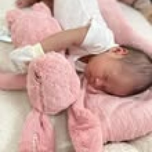 Tuyển Bảo Mẫu Ở Lại Chăm Sóc Em Bé 📍 Địa Điểm Làm Việc: Bình Thạnh, Tp. Hồ Chí Minh.
