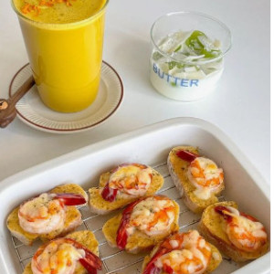 Tuyển Gấp 1 Cô Bao Ăn Ở Lại A