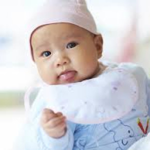 Nhà Em  Đơn Chiếc Không Có Người Chăm Con Em Đi Làm Em Cần Tìm Gấp Bao Ăn Ở Tại Q2