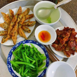 Gia Đình 3 Người Lớn Ở Quận 4 Tìm Chị Giúp Việc, Nấu Ăn, Dọn Dẹp, Làm Bao Ăn Ở.