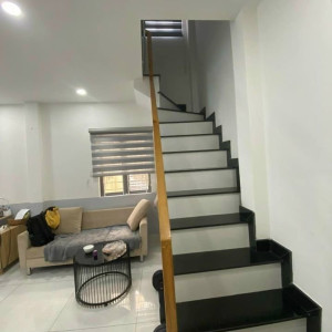 Đi Làm Lại Nên Em Cần Một Chị Giúp Việc Nhà Ở Lại Q1 Lương 11tr