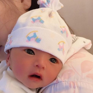 Cần Gấp 1 Cô Làm Việc Có Tâm - Chăm Bé Tốt Đi Làm Bao Ăn Ở Lại A