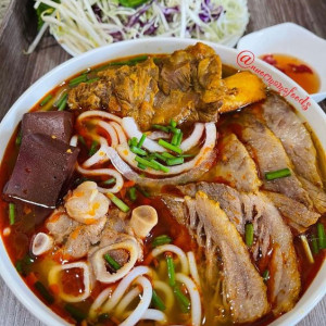 Tuyển Gấp Chị Phụ Quán Bún Bò Bao Ăn Ở Tại Quận Thủ Đức.