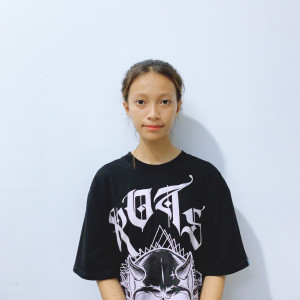 Em nhi chịu khó tìm việc bán hàng hay phụ quán ăn