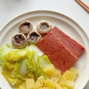 Tuyển Gấp 1 Cô Làm Có Tâm Đi Làm Bao Ăn Ở Lại A