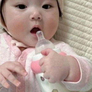 Bé Su nhà em vừa tròn 7 tháng tuổi, cần ngay một chị sang qua chăm bé cùng vợ chồng em