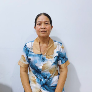 Cô Một Miền Tây Hiền Lành Yêu Thương Các Bé Như Cháu Mình Công Việc Nhà Luôn Tươm Tất Sạch Sẽ.