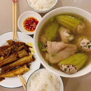 Không Yêu Cầu Kinh Nghiệm  Gia Đình Em Tha Thiết Tìm 1 Chị Giúp Việc Nhà ,trông Coi Nhà Cửa Tại Nhà 1 Lầu 1 Trệt Tại Đường Trường Chinh Tân Bình Bao Ăn Ở