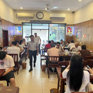 Tuyển 2 Bạn Nữ Phụ Quán Cơm Văn Phòng Gần Bến Xe Miền Đông Cũ- Bình Thạnh