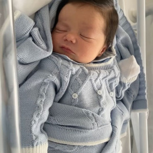 Tuyển Bảo Mẫu Chăm Em 6 Tháng, Bao Ăn Ở Tại Phú Nhuận.