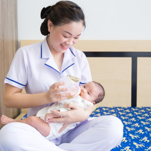 Em Cần Tìm Một Chị Có Kinh Nghiệm Về Chăm Sóc Bé 3 Tháng Tuổi Bao Ăn Ở Lương 12tr