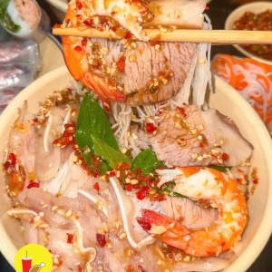 🎉 🎉 Quận 1 - Tìm Cô Rửa Chén Quán Bún 🎉 🎉