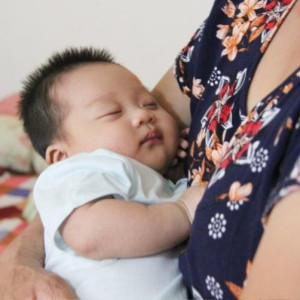Hiện Rất Mong Tìm Được Chị Về Chăm Bé 3 Tháng Cần Chị Về Ăn Ở Lại Tại Gia Đình Ở Chung Cư Quận 11