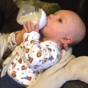 Tìm Chị Chăm Em Bé Sáng Đi Chiều Về Ở Thủ Đức