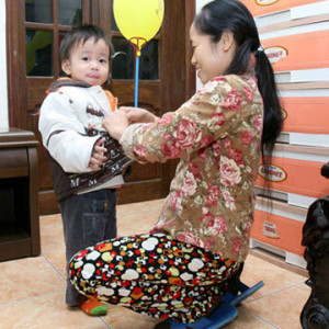 🏠 Cần Gấp! Cô Giúp Việc Chăm Bé Yêu & Phụ Việc Nhà Chung Cư Bình Dương - Lương Cao, Bao Ăn Ở!