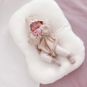 Cần 1 Chị Chăm Bé Nhà Em 12 Tháng Bao Ăn Ở