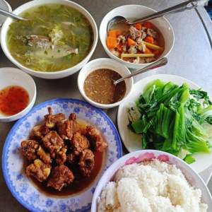 Cần Chị Giúp Việc Nhà Nấu Ăn Ở Quận 10 Lương 11 Triệu Bao Ăn Ở.