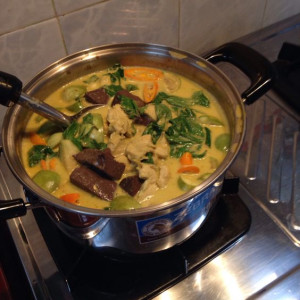 Nhà 2 Vợ Chồng Trẻ Ở Thủ Đức Tìm Chị Về Giúp Việc Nhà.