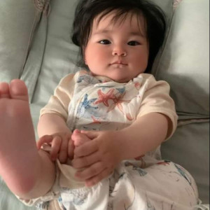 Bé Nhà Em 17 Tháng Tuổi Cần 1 Chị Chuyên Chăm Bé Lương 10 Triệu Ở Chung Cư Carillon 7- Tân Phú