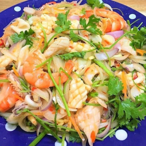 Nhà Q.3 Tìm Người Giúp Việc Nhà - Lương 10tr Ở Lại