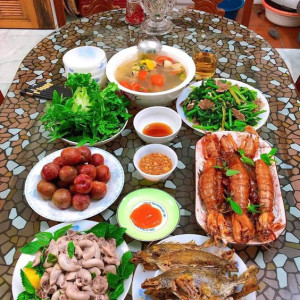 Em Cần Tuyển Gấp Một Chị Giúp Việc Nhà Ăn Ở Lại Với Gia Đình. Lương 9 Triệu