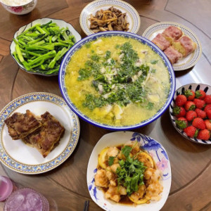 Gia Đình Em Cần Gấp 1 Cô Chuyên Dọn Dẹp Nhà Cửa Đi Làm Bao Ăn Ở Lại A