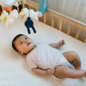 Vợ Chồng Em Đang Cần Chị Chăm Bé 3 Tháng Tuổi Bao Ăn Ở Lương
