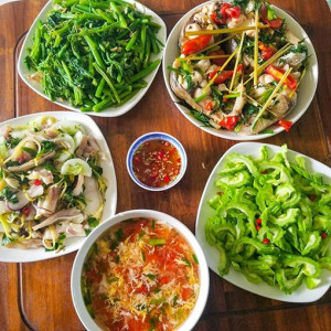 Gia Đình Có 4 Thành Viên Cần Chị Nội Trợ Nấu Ăn Ngon