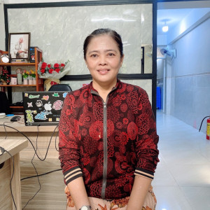 Em Tìm Việc Làm Cho Cô Lợi Ạ. Cô Lợi Sn 70, Người Miền Tây.