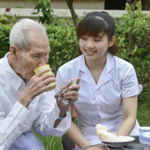 Tuyển Gấp 1 Cô Chuyên Chăm Ông Ban Ngày Đi Làm Bao Ăn Ở Lại Tại Q7 Ạ