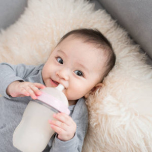 Gấp Gấp , Đường Lý Chánh Thắng Q3 Cần Người Ở Lại Chăm Em Bé 9 Tháng