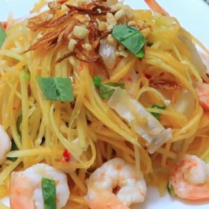 Gia Đình Em Đang Cần Gấp 1 Cô Giúp Việc Nhà ( Đi Làm Bao Ăn Ở Lại Ạ )