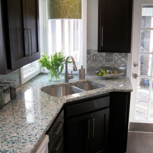 Tuyển Chị Giúp Việc Có Sức Khỏe Tốt, Nấu Ăn Ngon, Làm Ổn Định. Lương 10 Triệu, Bao Ăn Ở.