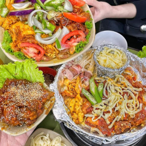 Tuyển Gấp 1 Cô Làm Việc Có Tâm Đi Làm Bao Ăn Ở Lại A