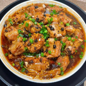 Nhà Em Cần 1 Người Chăm Bé 9 Tháng + Phụ Việc Nhà  Lương 12 Triệu