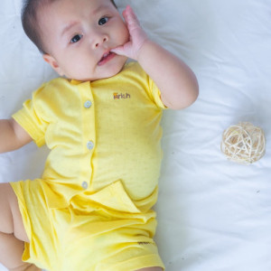 Cần Tuyển Chị Chăm Bé (ở Lại) - Q.2