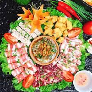 Cần Tuyển Gấp Chị Giúp Việc Quận 11 Lương Cao Bao Ăn Ở