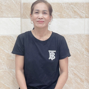 Chị  Vinh 1975 Quê Trà Vinh Chiu Thương Chịu Khó. Tết Ở Lại Được Với Gia Đình