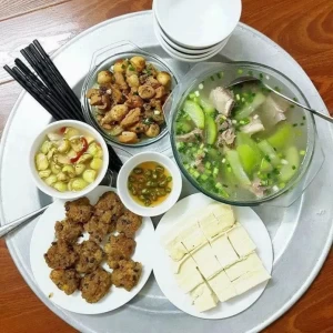 Nhà Em Đang Tìm Một Cô Giúp Việc Nhà, Nấu Ăn Cho Gia Đình 3 Người Lớn Ở Nhà 1 Trệt 1 Lầu Ở Đinh Bộ Lĩnh, Bình Thạnh.