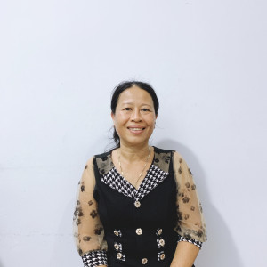 Cô Ngô Hồng Kiều, Sinh Năm 1973, Quê Ở Bình Phước. Cô Chuyên Chăm Bé Từ Sơ Sinh Đến Lớn
