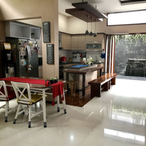 Tuyển Chị Giúp Việc Cho Nhà Mẹ Đơn Thân Ở Quận 5, Chị Đi Làm, Bé Đi Học.