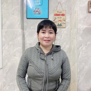 Chị Phượng - Sn 1980 - Quê Cà Mau. Chị Chuyên Giúp Việc Nhà Và Chăm Ông Bà