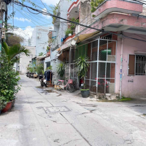 Nhà Nhỏ 2 Vợ Chồng Nhờ Cô Về Dọn Dẹp Nhà Cửa
