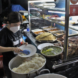 Em Cần Chị Phụ Quán Cơm, Lương 8 Triệu ( Bao Ăn Ở Lại ), Nhà Ở
