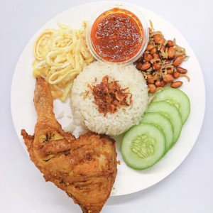 Gia Đình Em Đang Tuyển Gấp 1 Cô Chăm Bà Có Kinh Nghiệm Đi Làm Bao Ăn Ở Lại Ạ