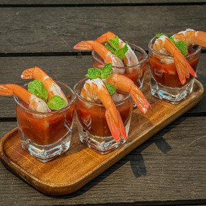 Tuyển Gấp 1 Cô Chuyên Dọn Dẹp Nấu Ăn Đi Làm Bao Ăn Ở Lại A